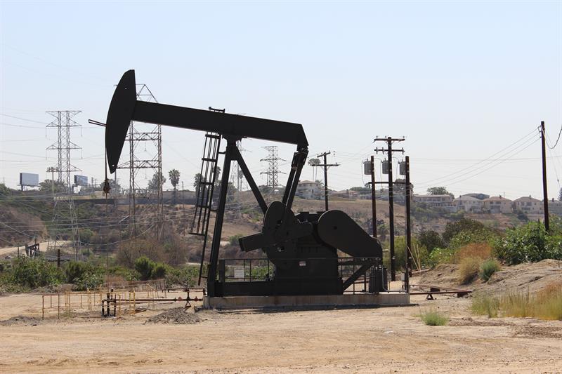  El petroli de Texas obre amb forta pujada del 1,31% fins 55,86 dÃ²lars