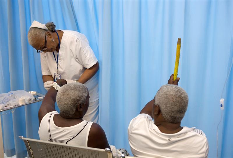  Metges dominicans fan una vaga de 48 hores, la sisena des de l'octubre