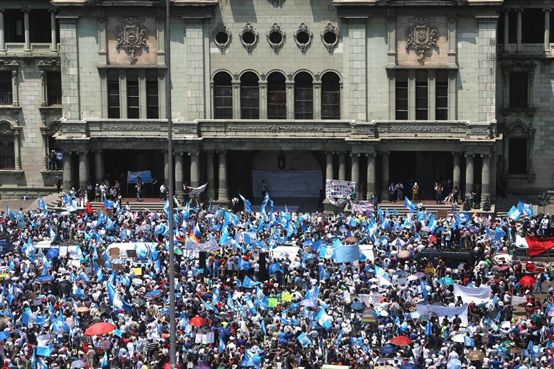  Sectors civils demanaran amb protestes la renÃºncia del president de Guatemala