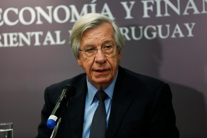  La solidesa financera uruguaiana Ã©s la base d'un major desenvolupament social, diu el ministre d'Economia
