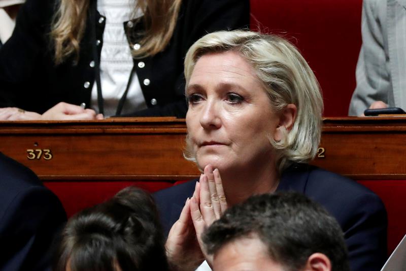  El FN i Marine Le Pen, privats de banc, denuncien una operaciÃ³ polÃ­tica