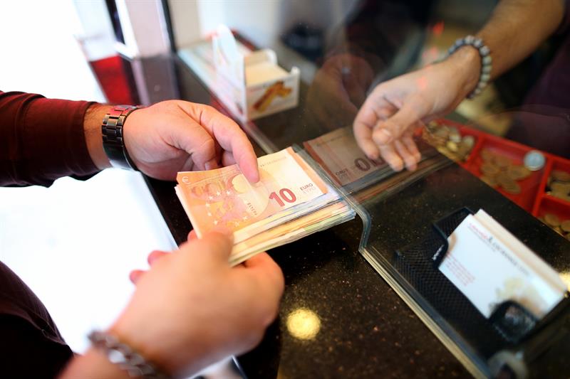  La lira turca cau al seu mÃ­nim histÃ²ric enfront de l'euro i el dÃ²lar