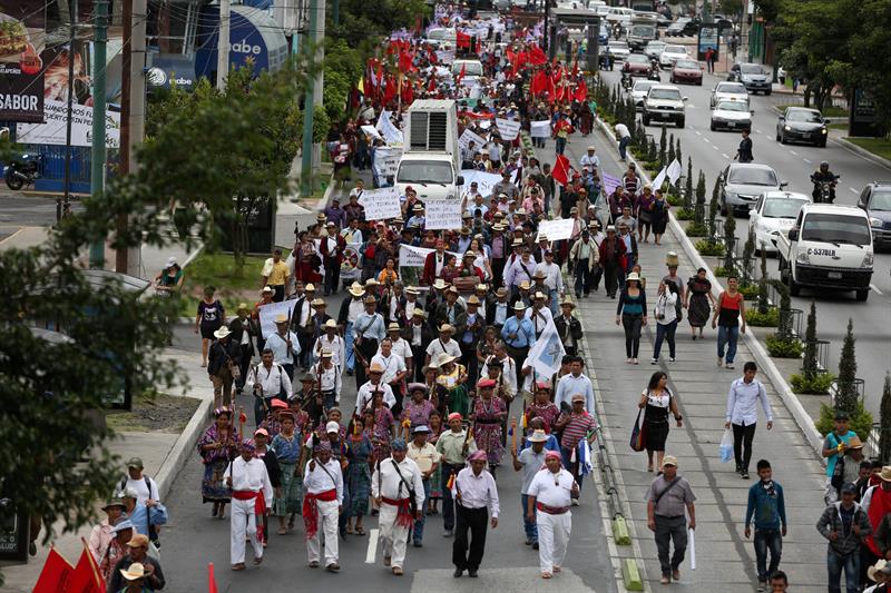  Camperols de Guatemala bloquegen carreteres per demanar la renÃºncia de Morales